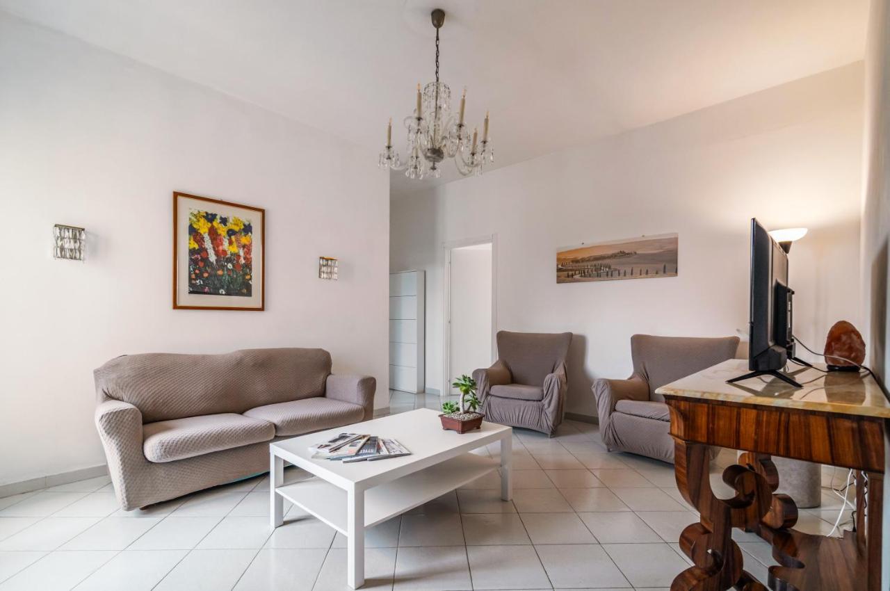 Appartement Comfy Flat Steps Away From Siena Station! Extérieur photo
