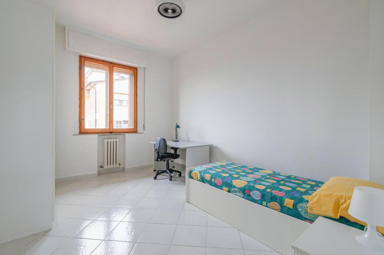 Appartement Comfy Flat Steps Away From Siena Station! Extérieur photo